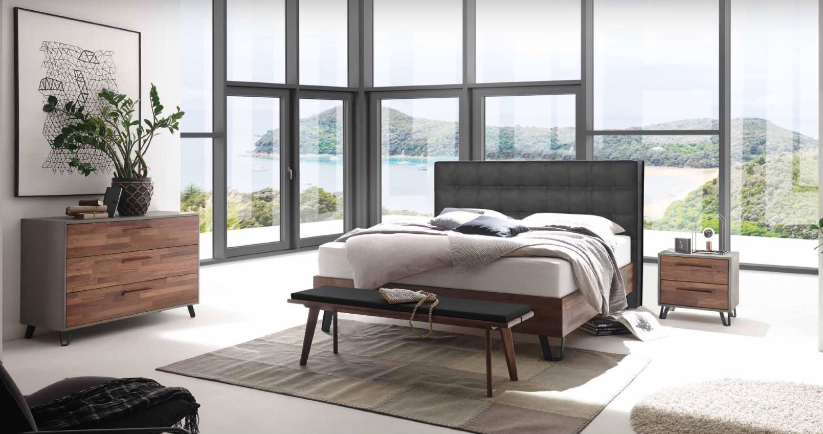 Bettrahmen mit Kopfteil und Zubehör